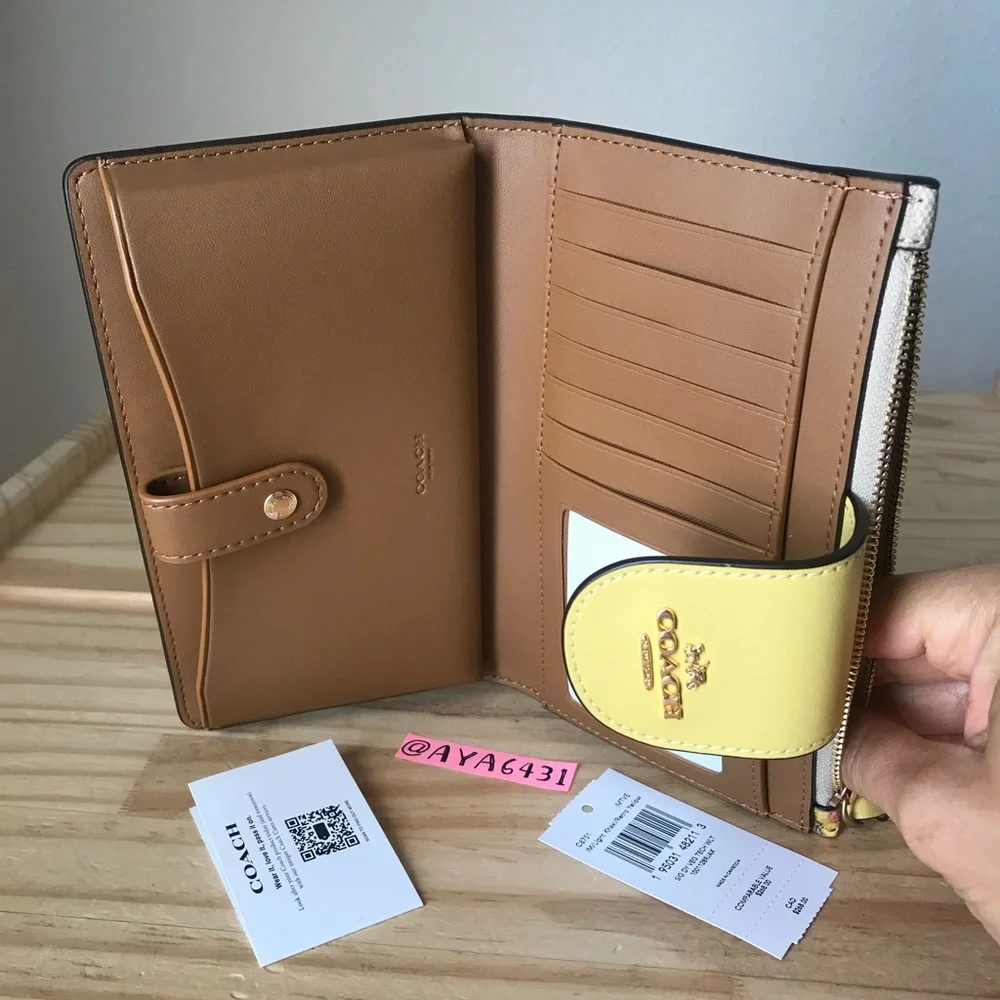 Coach wallet๐๐ - Picture 5 of 10